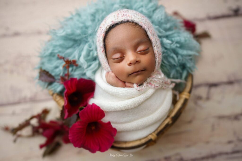 minimalist newborn baby photoshoot